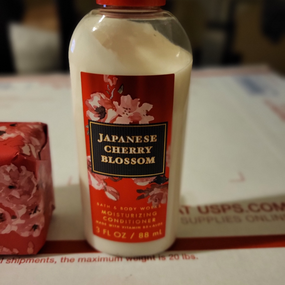 3ct Bath & Body Works Travel Size Japanese Cherry Blossom Set - Picture 4 of 7